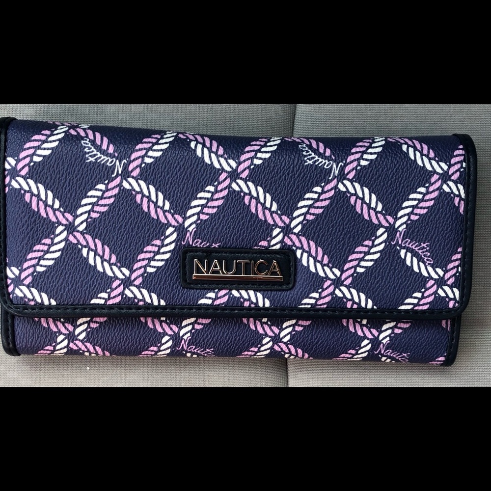 NWT... Nautica trifold wallet